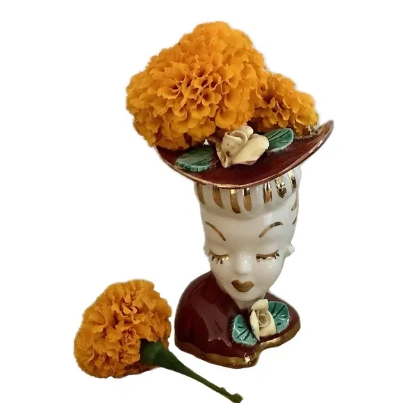 the most charming vintage woman with a hat ceramic vase - Picture 1 of 4